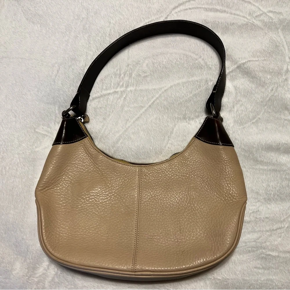 Dooney and Bourke - Picture 7 of 9
